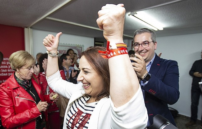 El PSOE termina con tres décadas de victorias del PP