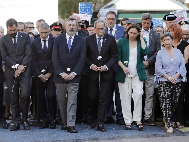 Barcelona rinde homenaje a las víctimas de los atentados
