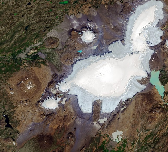 Islandia llora la 'muerte' del glaciar Okjökull