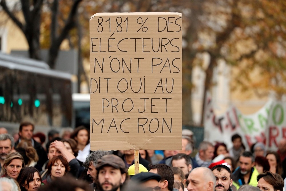 Más de 800.000 franceses protestan en la calle contra Macron