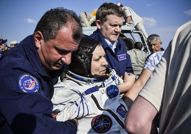 Tres astronautas vuelven a casa tras su misión en la EEI