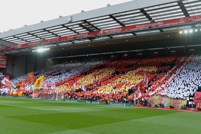 Homenaje realizado en el Liverpool - Chelsea en honor a la víctimas