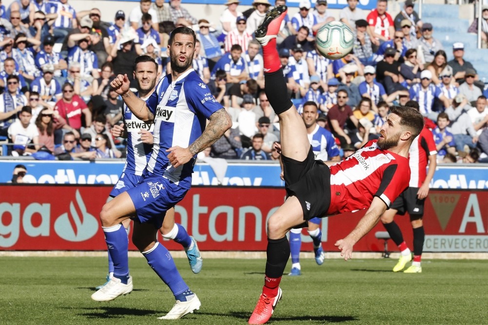 Lucas y Ely dan la vuelta al derbi vasco