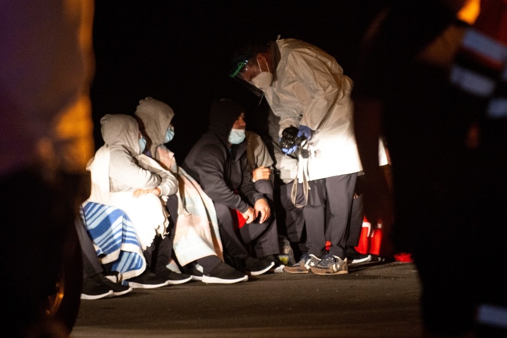 Cuatro inmigrantes muertos al volcar una patera en Lanzarote