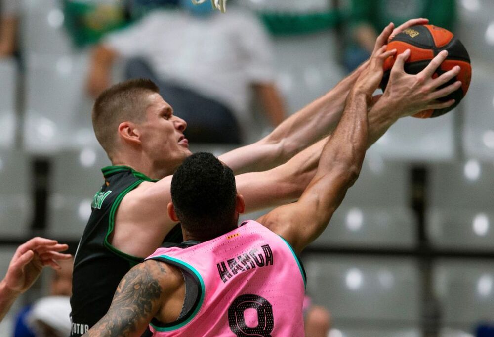 El Joventut sorprende al Barça y fuerza el desempate