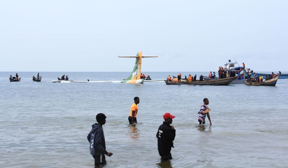 Al menos 19 muertos al estrellarse un avión en Tanzania