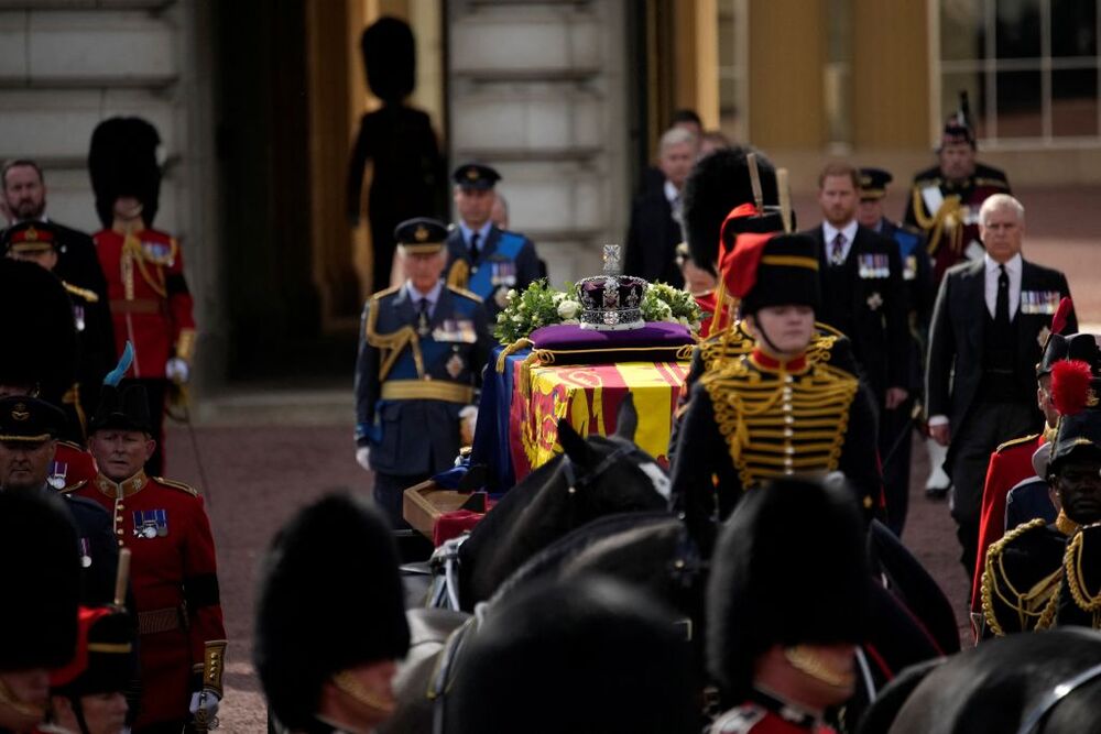 Britain mourns Queen Elizabeth  / POOL