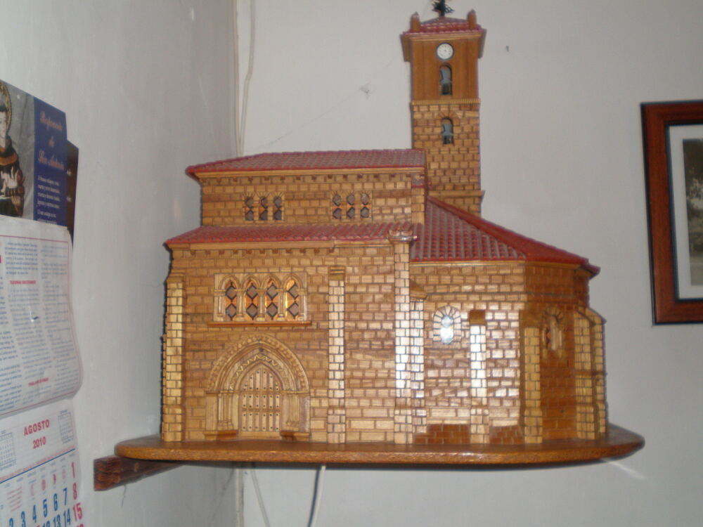 Faustino hizo a escala muchísimas figuras, entre la que destaca la iglesia de Vertavillo o múltiples objetos como espejos, tajos para sentarse, barrotes con bolas, etc.
