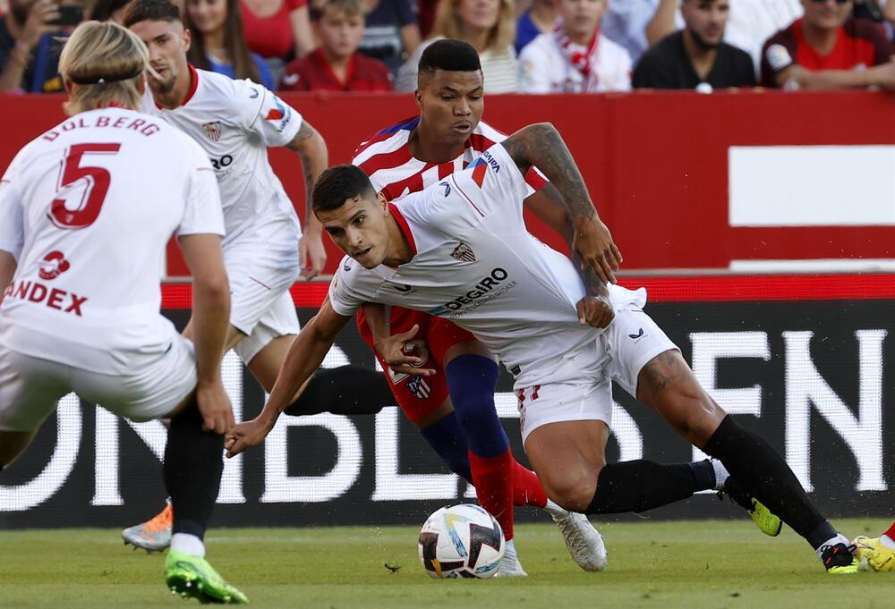El Atlético recupera crédito a costa de un Sevilla en caída libre