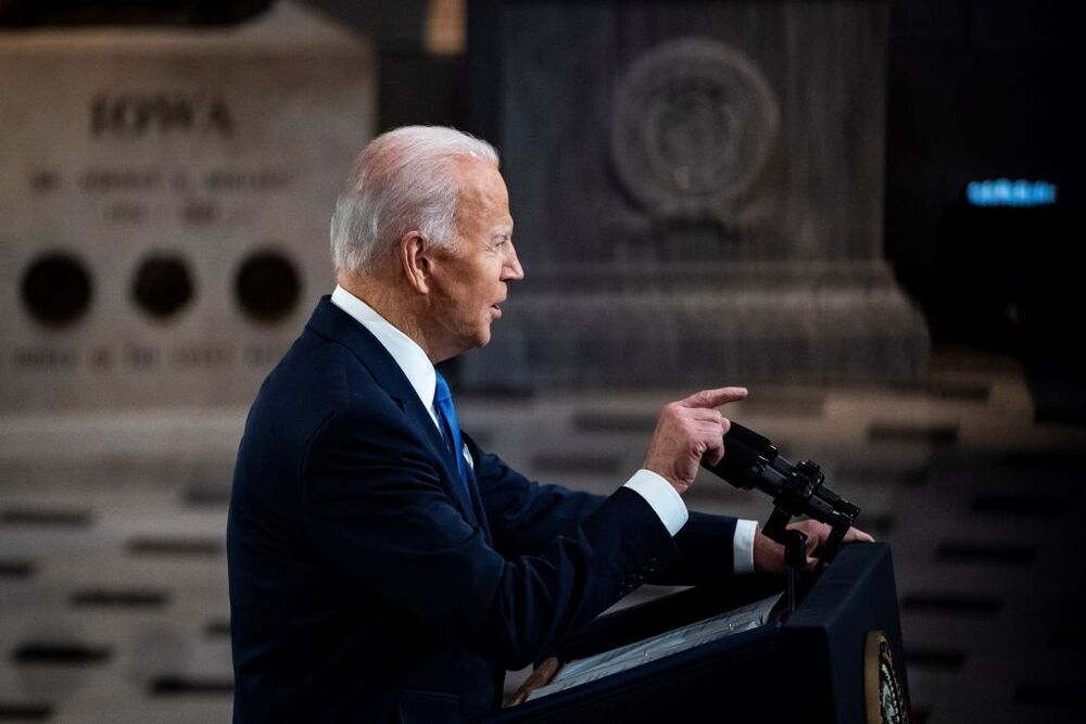 Biden acusa a Trump de anteponer sus intereses a los de EEUU