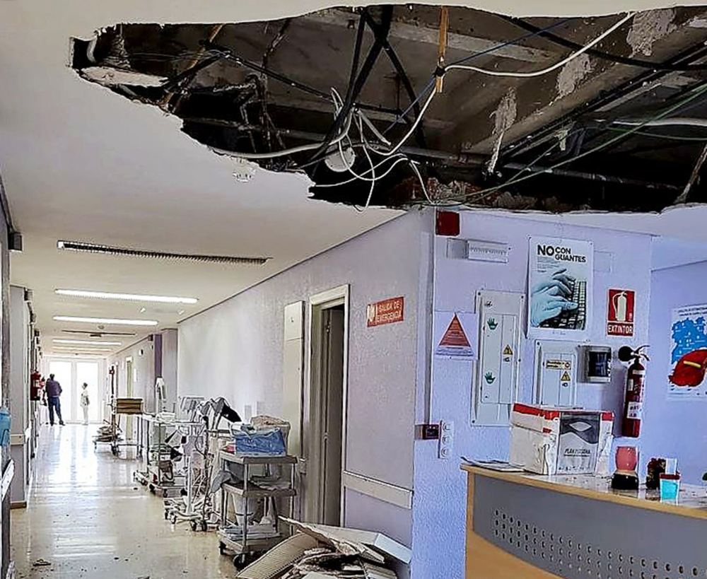 Reparado el falso techo que se desplomó en el hospital