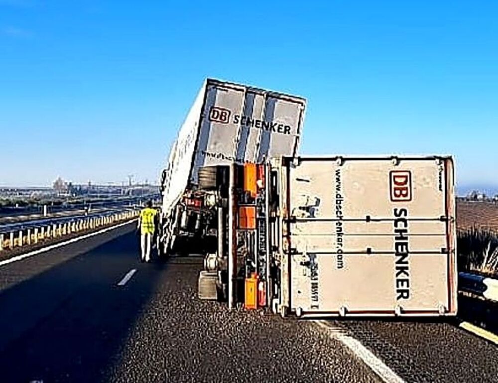 Ocho heridos en once accidentes de tráfico por placas de hielo