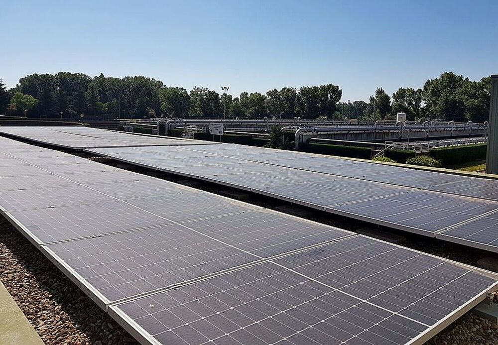 Placas solares instaladas en la ecofactoria de la capital palentina.