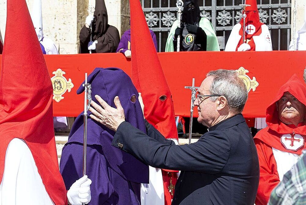 Emotiva celebración de la gracia concedida al reo penitente