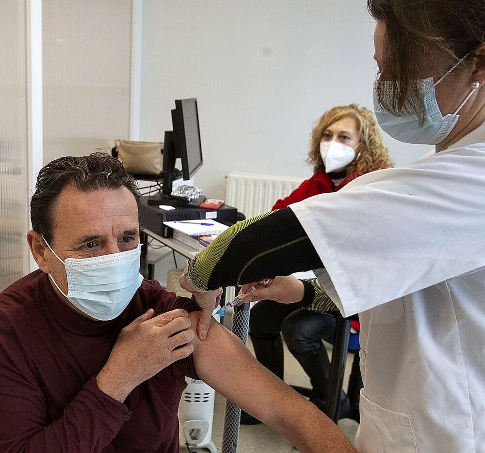 Unos 250 palentinos se vacunaron contra la gripe en La Puebla
