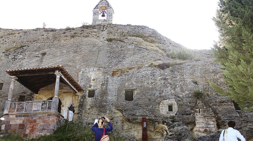 La ermita rupestre de Olleros recibe más de 10.000 visitantes