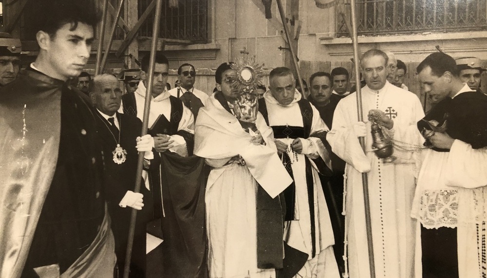 Semana Santa: de las fotos en blanco y negro a la televisión