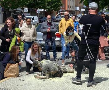Un hombre se quema a lo bonzo en la calle en Burgos