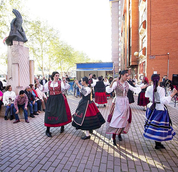 20 ofrendas florales en honor a los comuneros