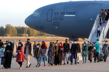 Un nuevo vuelo de EEUU aterriza en Rota con 200 afganos