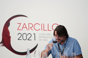 El jurado de los Zarcillo evalúa de 400 a 450 vinos al día