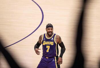 LeBron James y Anthony rescatan a los Lakers