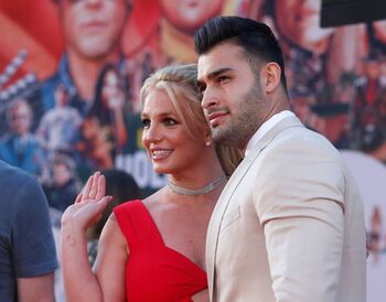 Britney Spears anuncia su compromiso con Sam Asghari
