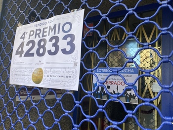 El 42.833, primer cuarto premio, vendido en Ávila y Segovia