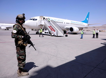 El aeropuerto de Kabul reanuda sus vuelos internacionales