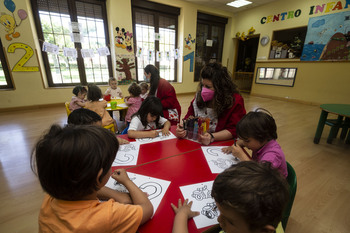 Los centros infantiles deberán dar 5 horas lectivas diarias