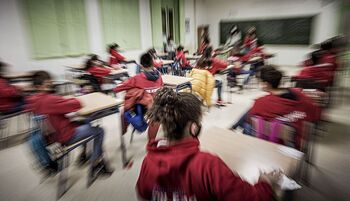 Castilla y León detecta unos 60 docentes de baja