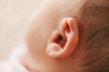 Hipoacusia en bebés: signos de alerta