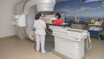 Pro-Hospital pide derivar a pacientes en radioterapia a León