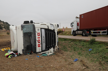 Fallece el conductor de un camión en un accidente en Palencia