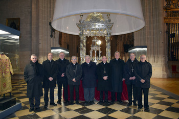 Los obispos de la Comunidad visitan la exposición 'Renacer'