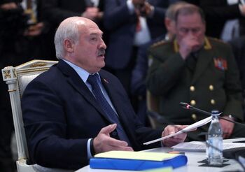 Lukashenko insta a Ucrania a negociar con Rusia o será destruida