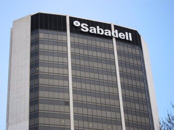 Sabadell eleva su volumen de negocio un 6%, hasta los 7.200M€