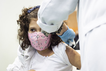 Dos de cada tres niños ya cuentan con una dosis de la vacuna