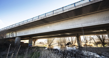 Fallos en tres viaductos obligan a reducir velocidad del AVE