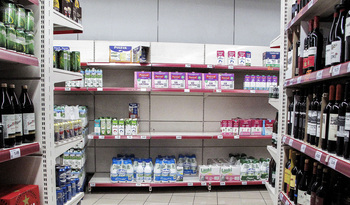 Escasez puntual de leche, aceite y frescos en supermercados