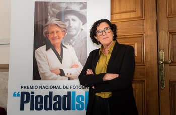 Sofía Moro recibe el XIV Premio Nacional Piedad Isla