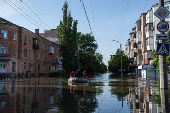 Ucrania retoma la iniciativa en el frente en medio del desastre