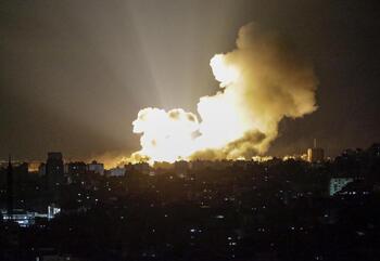 Israel realiza un centenar de ataques aéreos contra Hamás