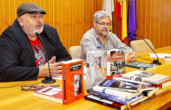 García comparte en Palencia ‘La llamada de los libros’