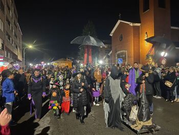 Más de 1.300 personas en Halloween a falta de 'Survival'