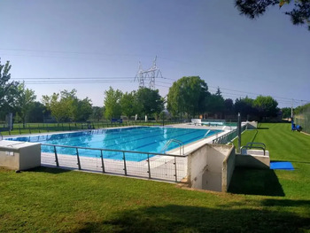 Luto por la muerte de un niño en una piscina de Burgos