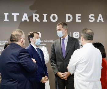 El rey respalda la labor sanitaria del hospital de Salamanca