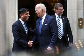 Biden se reúne con Sunak y Carlos III en su visita a Londres