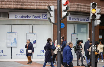 La caída del Deutsche Bank se modera pero arrastra a Europa