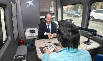 La oficina móvil llega a 68 pueblos de Palencia